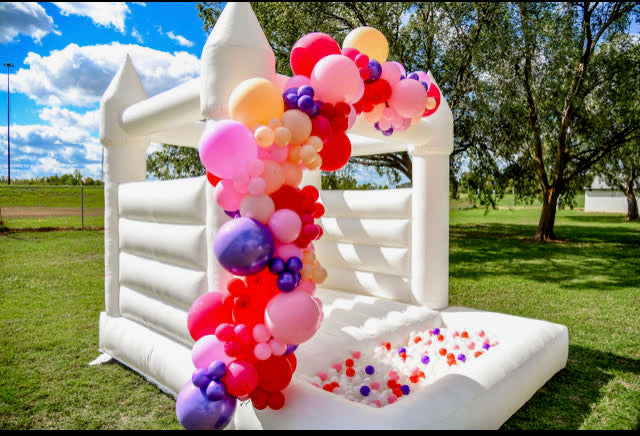 Standard White Bounce Castle with Ball Pit